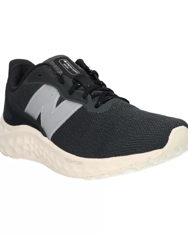 Man NEW BALANCE Man Marisfb4 Fresh Foam Arishi V4 Blacktop